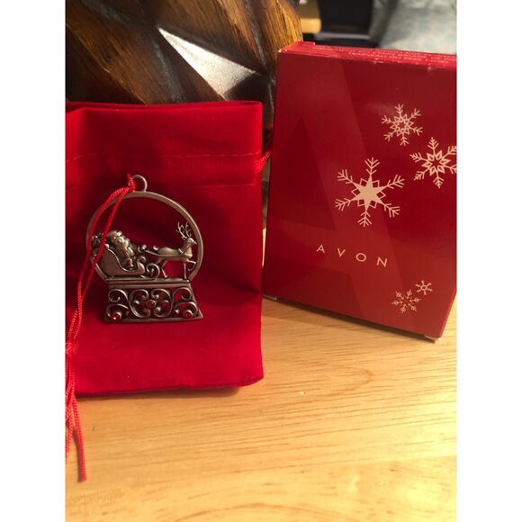 Avon Collectible Pewter Christmas Ornament_ Santa's Midnight Sleigh Ride - Picture 10 of 13